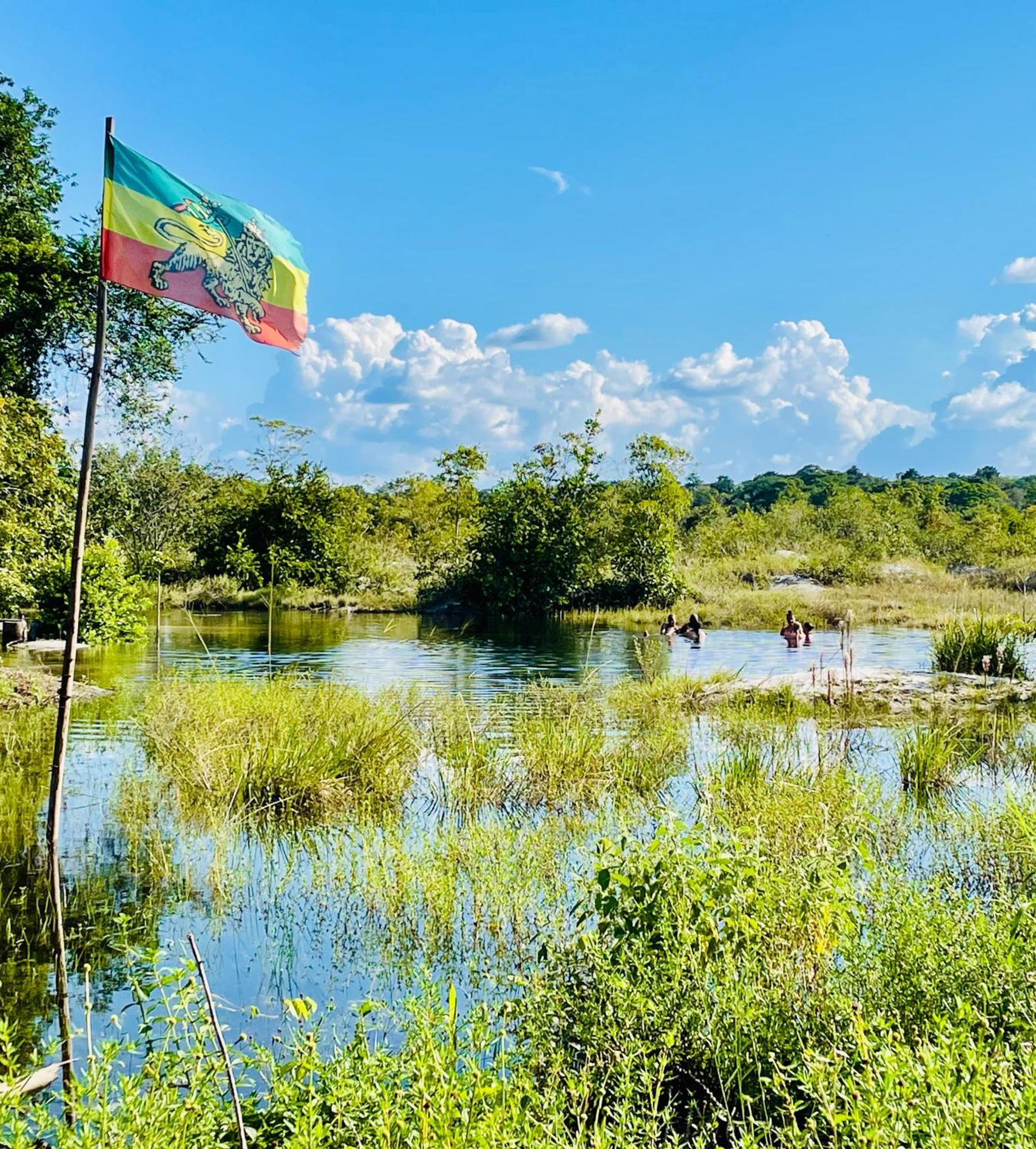 Land Of Promise - Reggae Bar & Eco Village Zanderij Exteriör bild