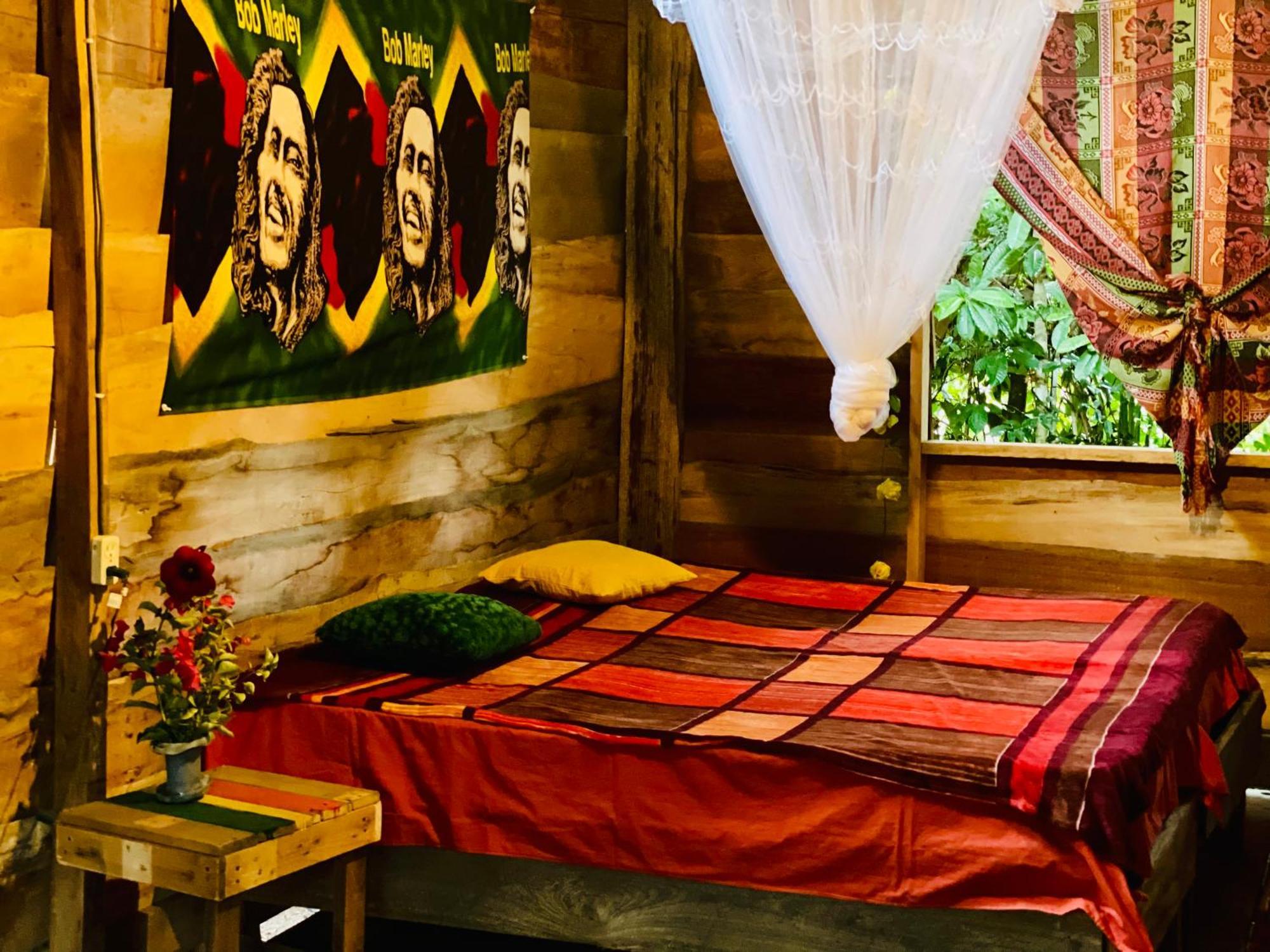 Land Of Promise - Reggae Bar & Eco Village Zanderij Exteriör bild
