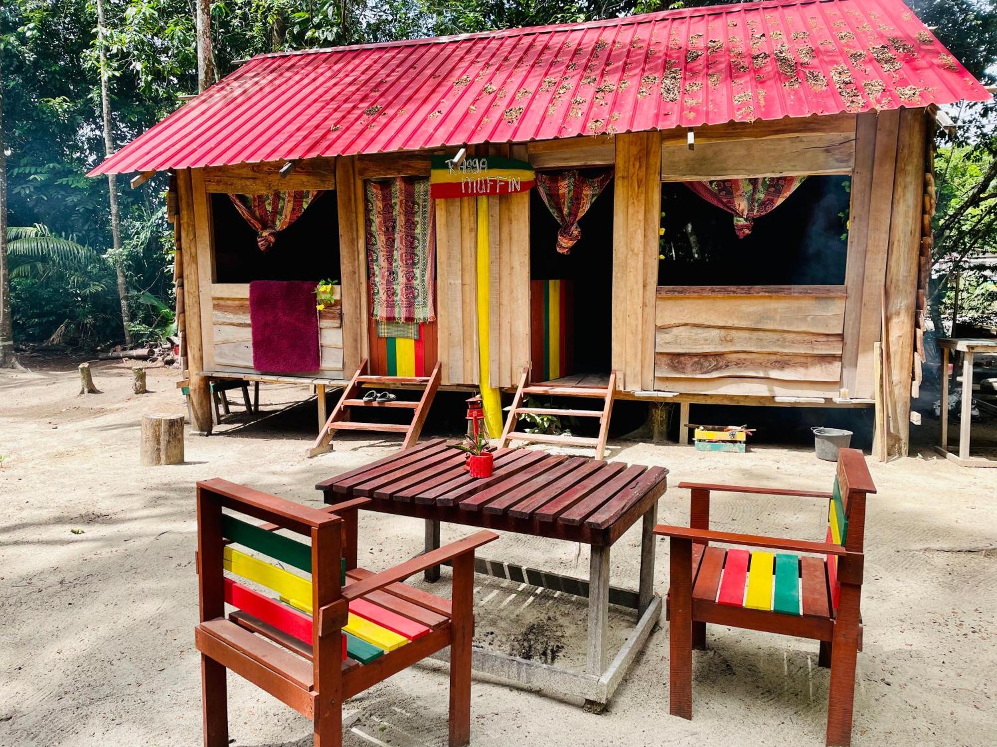Land Of Promise - Reggae Bar & Eco Village Zanderij Exteriör bild