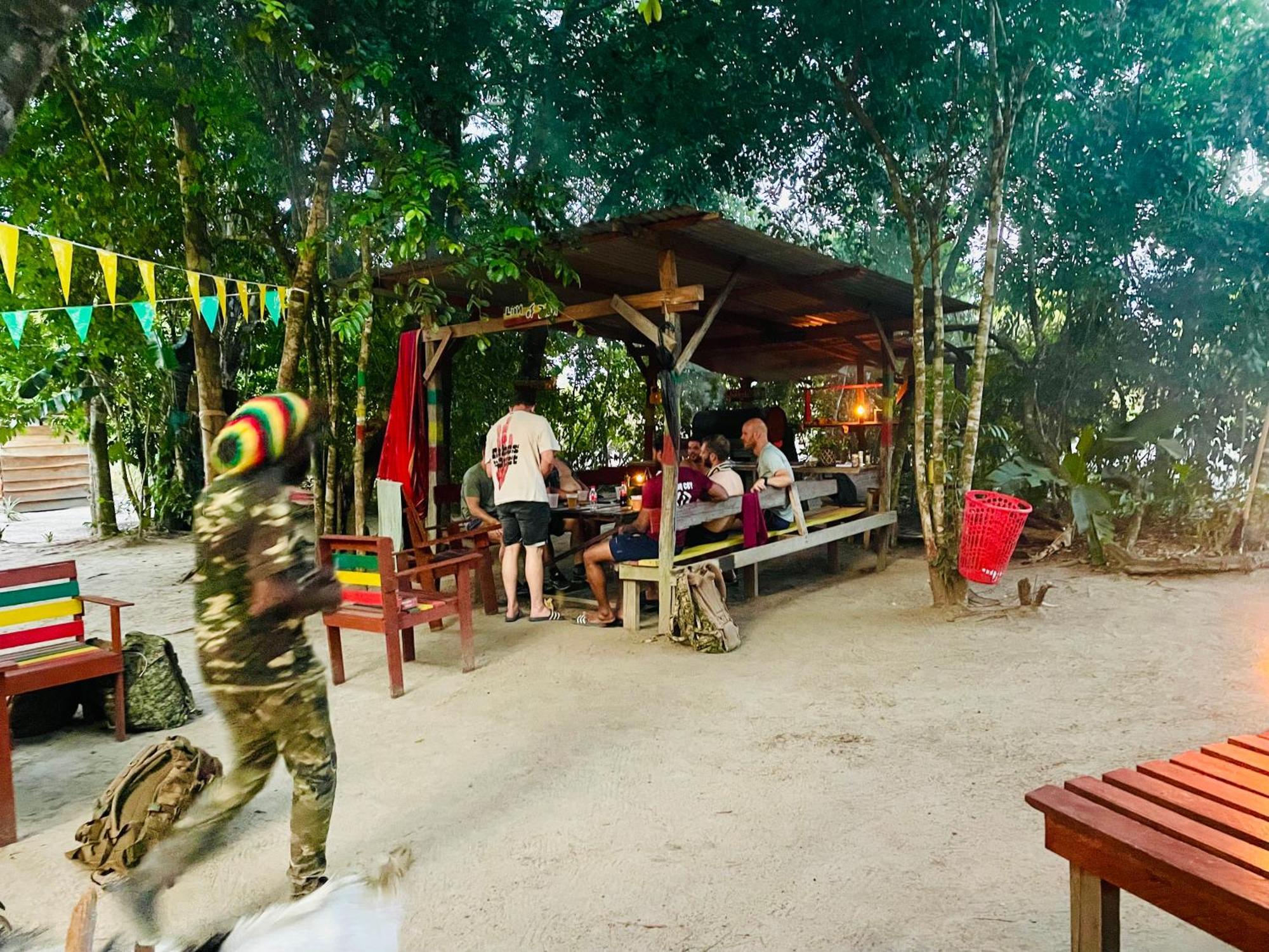 Land Of Promise - Reggae Bar & Eco Village Zanderij Exteriör bild