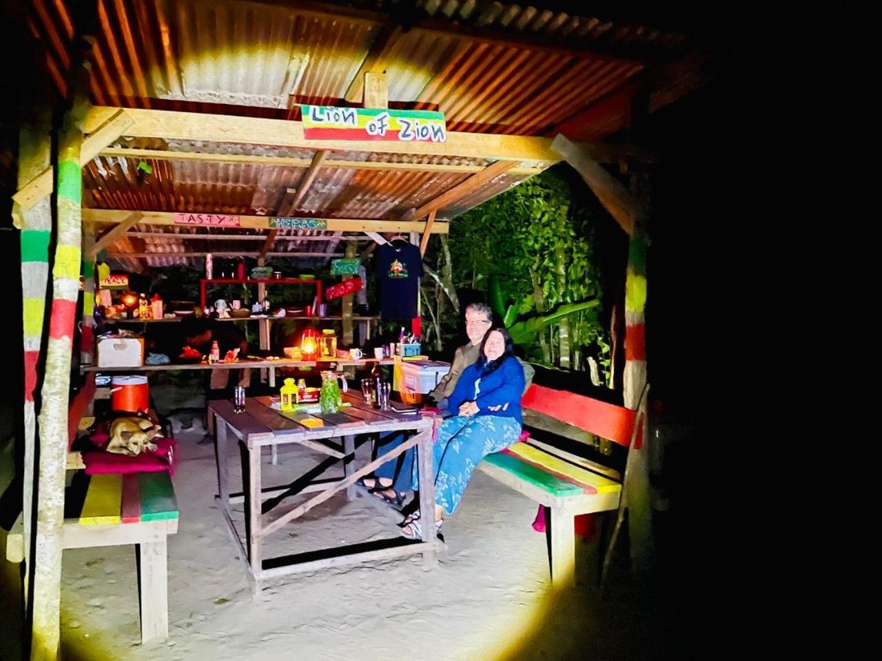 Land Of Promise - Reggae Bar & Eco Village Zanderij Exteriör bild